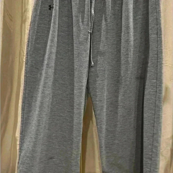 Under Armour Pants - Ladies Under Armour capri length sweat pants